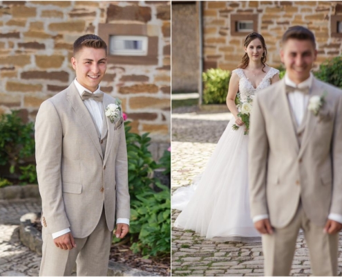 Hochzeitsfotograf-Freihof-Prichsenstadt_0018 First Look Moment zwischen Braut und Bräutigam in den Gassen von Prichsenstadt