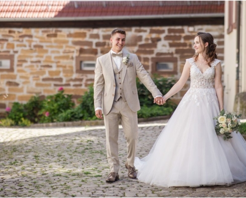 Hochzeitsfotograf-Freihof-Prichsenstadt_0024 Brautpaarfotos in den Gassen von Prichsenstadt