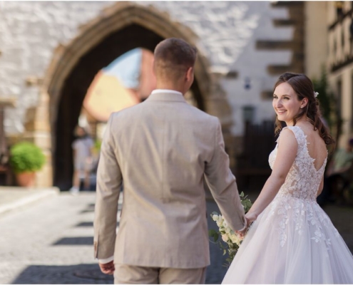 Hochzeitsfotograf-Freihof-Prichsenstadt_0032 Brautpaarfotos in den Gassen von Prichsenstadt