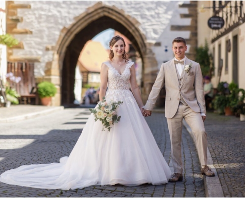 Hochzeitsfotograf-Freihof-Prichsenstadt_0033 Brautpaarfotos in den Gassen von Prichsenstadt