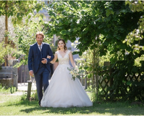 Hochzeitsfotograf-Freihof-Prichsenstadt_0052 Freie Trauung unter der Trauerweide beim Freihof in Prichsenstadt