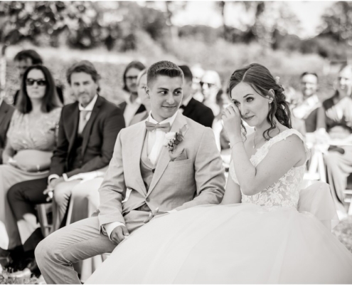 Hochzeitsfotograf-Freihof-Prichsenstadt_0055 Freie Trauung unter der Trauerweide beim Freihof in Prichsenstadt