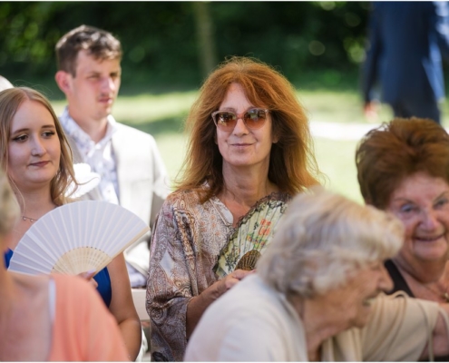 Hochzeitsfotograf-Freihof-Prichsenstadt_0057 Freie Trauung unter der Trauerweide beim Freihof in Prichsenstadt