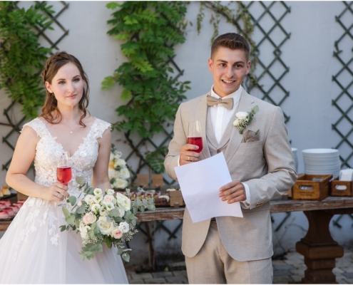 Hochzeitsfotograf-Freihof-Prichsenstadt_0080 Sektempfang im Freihof in Prichsenstadt