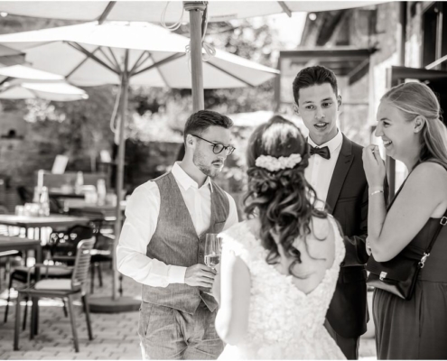 Hochzeitsfotograf-Freihof-Prichsenstadt_0084 Sektempfang im Freihof in Prichsenstadt